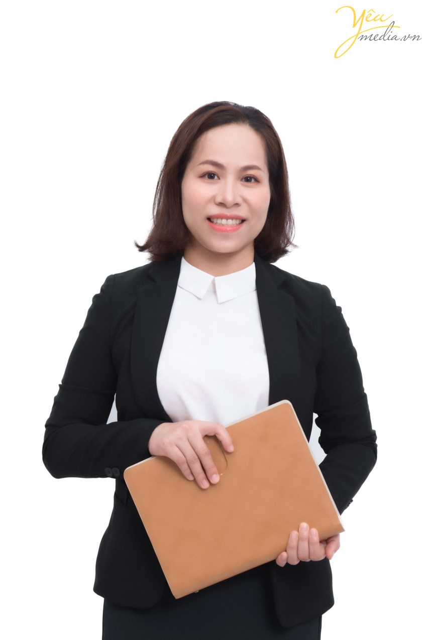 Nhiều người chưa để ý đến điều này, nhưng khi là một kế toán giỏi, làm việc trong một công ty chuyên nghiệp, nếu bạn có hình ảnh đẹp và phong thái tự tin, hình ảnh thu hút nữa thì sẽ tự cộng cho mình 1 điểm cộng rất lớn!