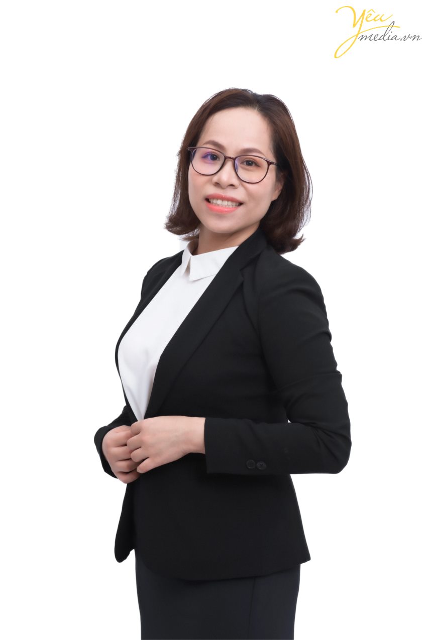 Nhiều người chưa để ý đến điều này, nhưng khi là một kế toán giỏi, làm việc trong một công ty chuyên nghiệp, nếu bạn có hình ảnh đẹp và phong thái tự tin, hình ảnh thu hút nữa thì sẽ tự cộng cho mình 1 điểm cộng rất lớn!