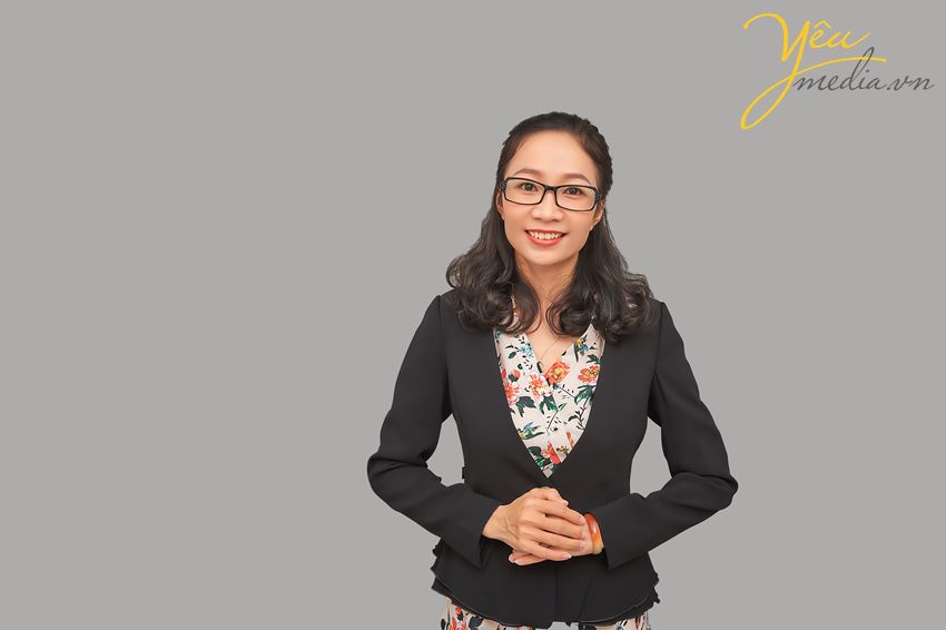 Chụp ảnh profile cá nhân là một bước vô cùng quan trọng trong quá trình xây dựng thương hiệu cá nhân. Hình ảnh profile cá nhân sáng tạo, chuyên nghiệp không chỉ thể hiện cá tính riêng của bạn, mà còn mang đến sự tin tưởng cho người xem.