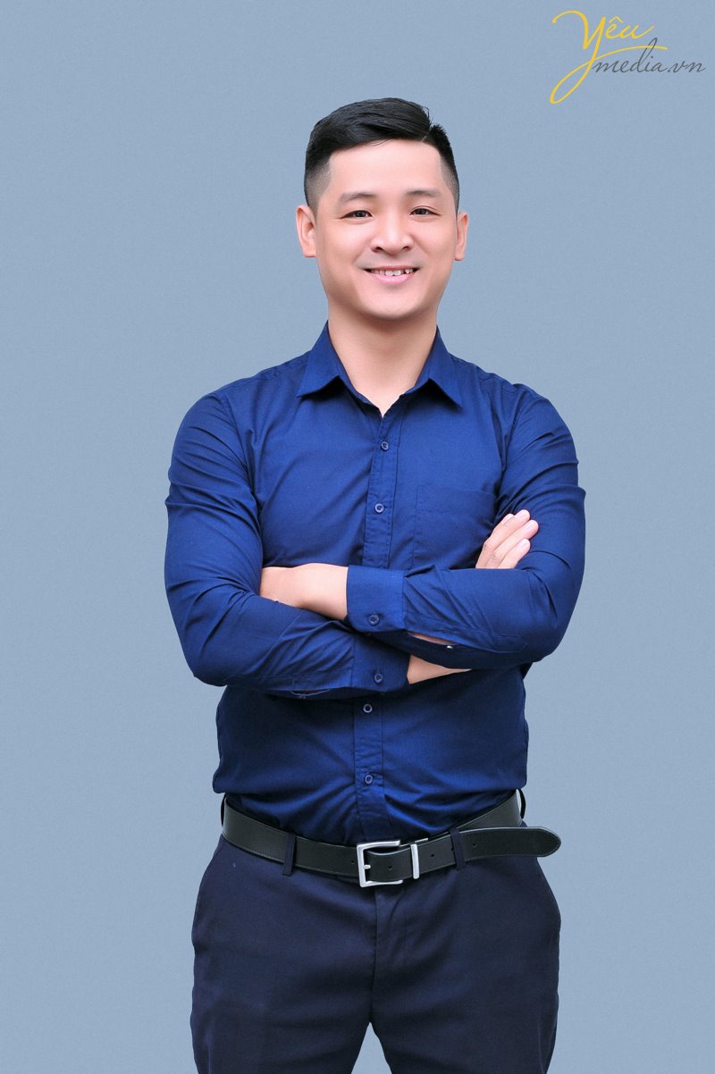 Chụp ảnh profile chân dung doanh nhân Hà Nội hướng dẫn cách chụp hình tạo dáng đẹp nhất cho nam giới trong studio