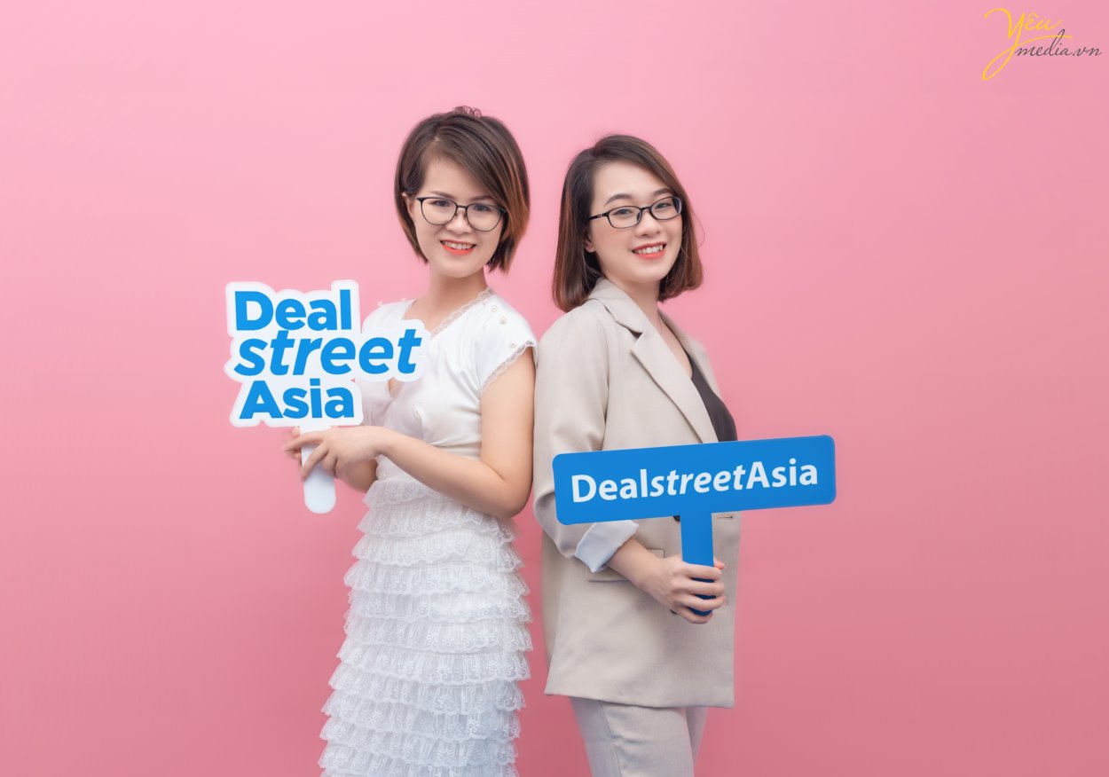 Yêu Media có vinh hạnh chụp ảnh cho nhân sự của Công ty truyền thông DealStreetAsia trong studio của mình tại Hà Nội.
