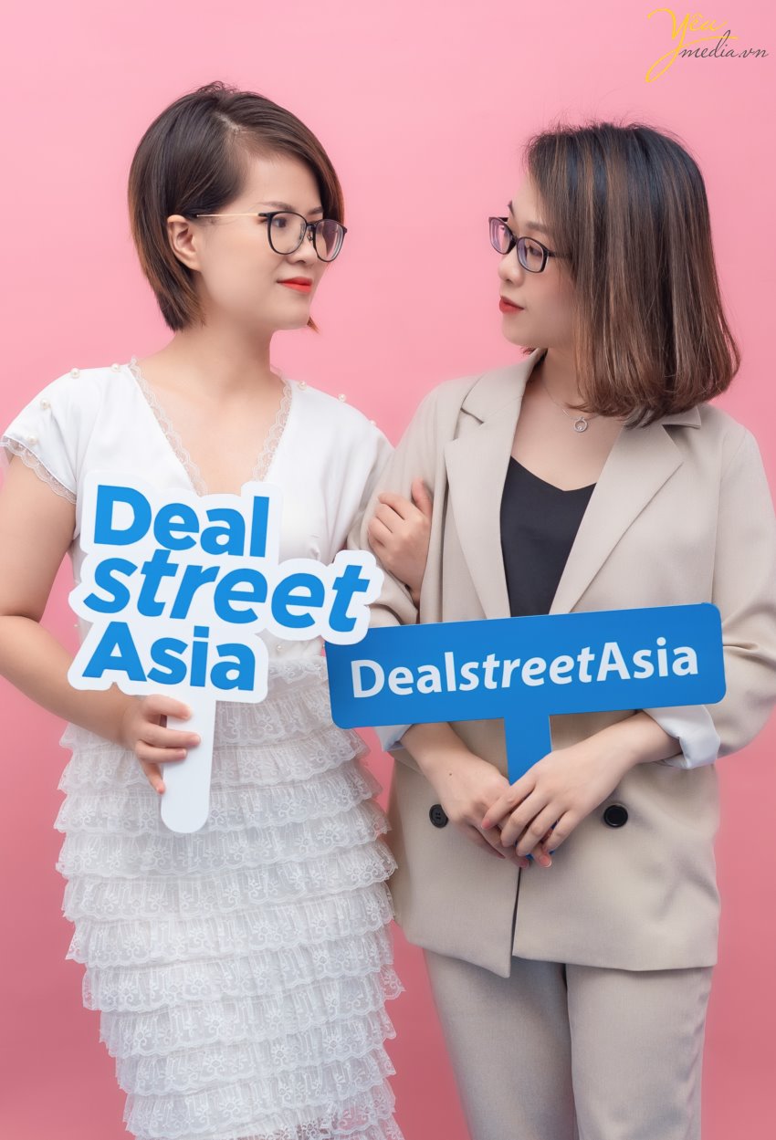 Yêu Media có vinh hạnh chụp ảnh cho nhân sự của Công ty truyền thông DealStreetAsia trong studio của mình tại Hà Nội.