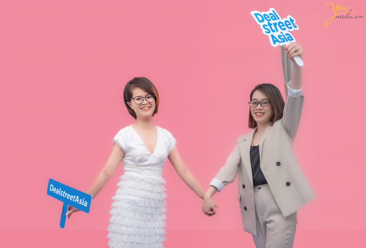 Yêu Media có vinh hạnh chụp ảnh cho nhân sự của Công ty truyền thông DealStreetAsia trong studio của mình tại Hà Nội.