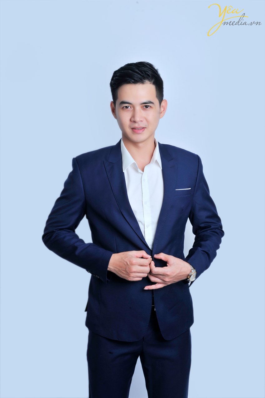 Một bức hình profile quả thực rất quan trọng : nếu bạn không có một bức ảnh profile ấn tượng và thể hiện được đúng thần thái của bản thân thì tốt hơn hết là không để ảnh thay vì dùng ảnh thẻ 3x4, trừ khi được yêu cầu trong hồ sơ xin việc.