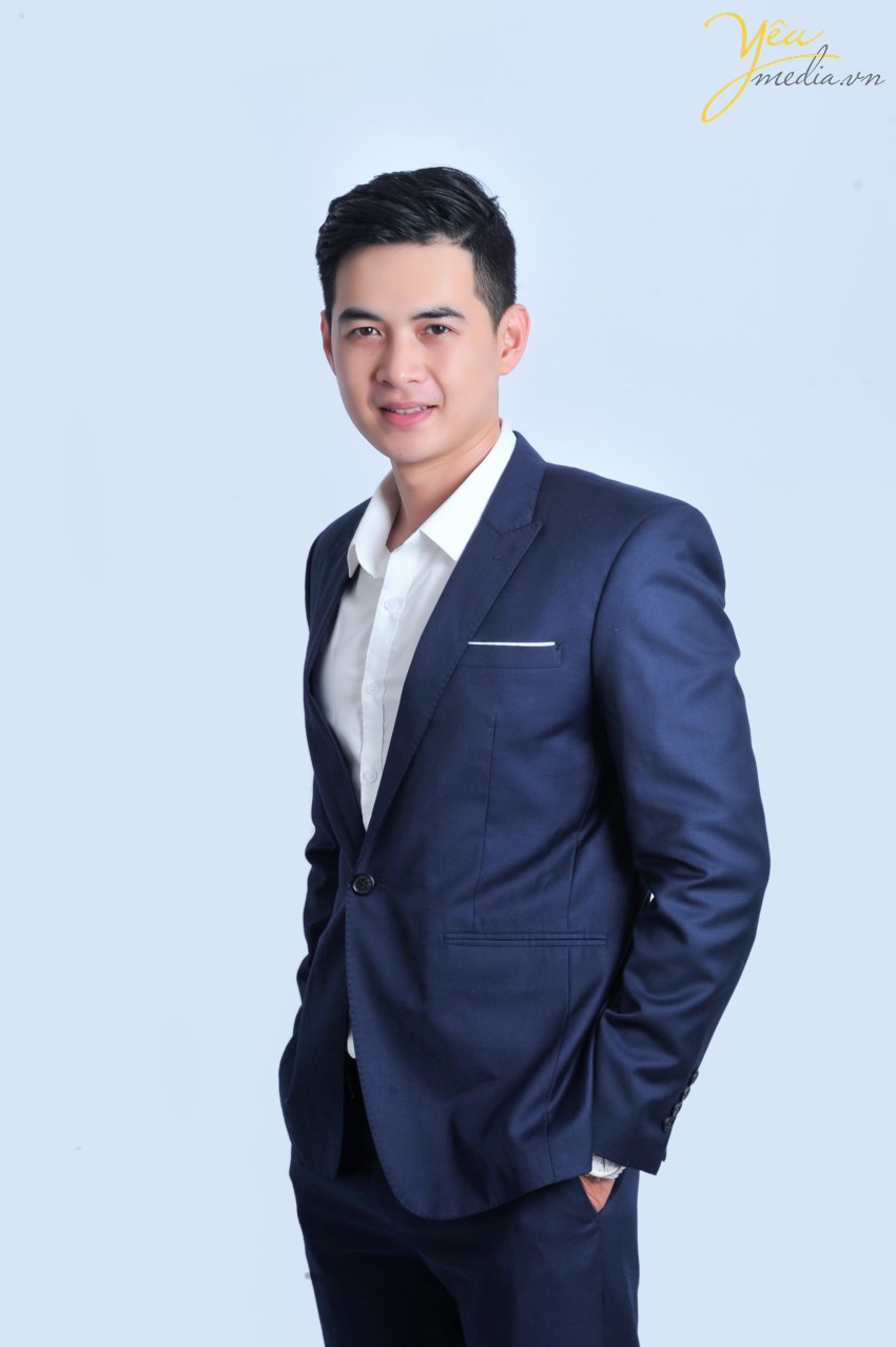 Một bức hình profile quả thực rất quan trọng : nếu bạn không có một bức ảnh profile ấn tượng và thể hiện được đúng thần thái của bản thân thì tốt hơn hết là không để ảnh thay vì dùng ảnh thẻ 3x4, trừ khi được yêu cầu trong hồ sơ xin việc.