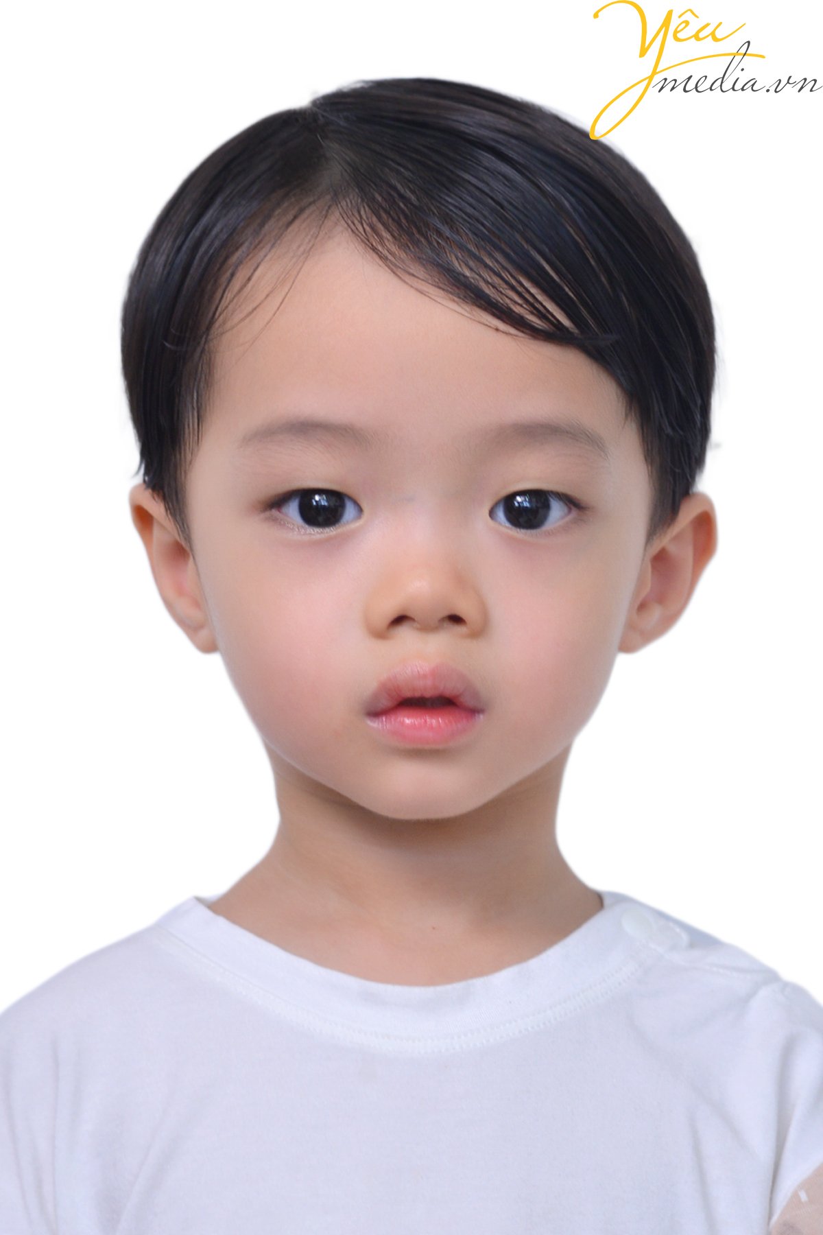 Chụp ảnh thẻ cho bé cần lưu ý gì