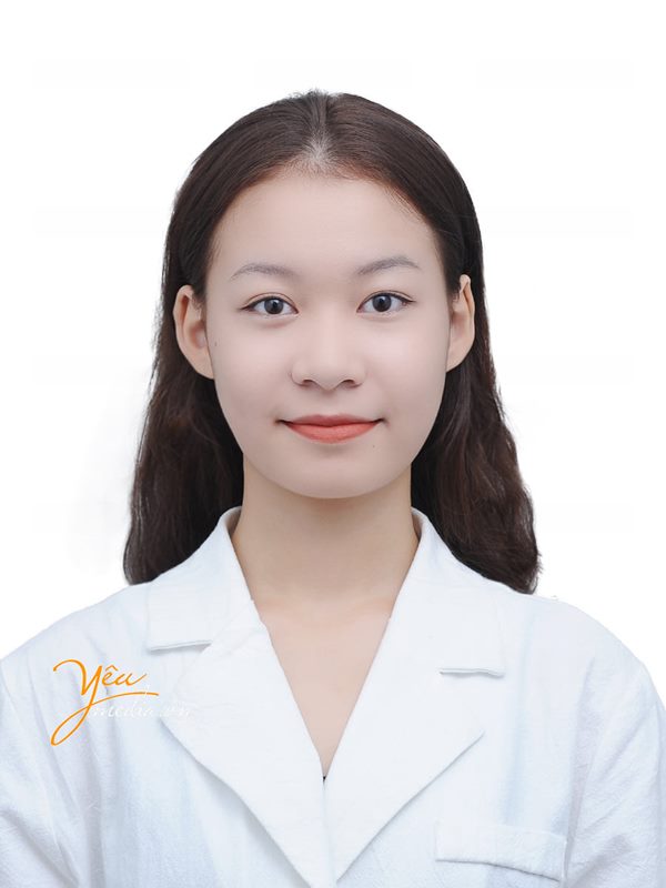 Cách chụp ảnh thẻ cho người mặt tròn