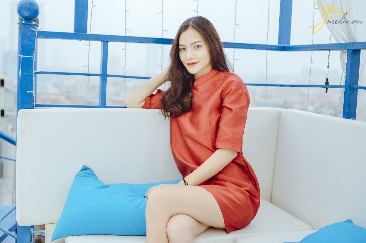 bạn nữ mặc áo dài đẹp ở hà nội