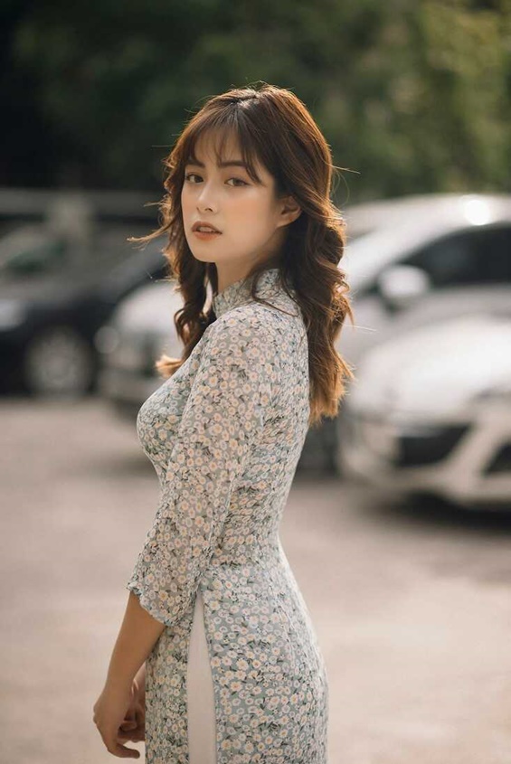 Những cách tạo dáng chụp ảnh với áo dài 2022