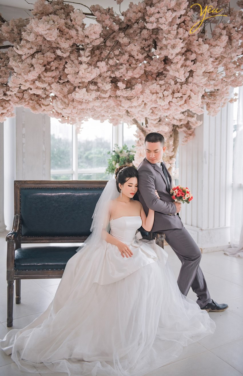 khung cảnh cưới chụp dưới tán cây đẹp nhất