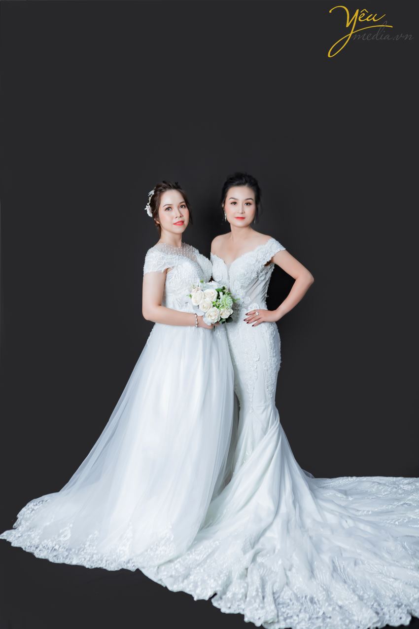 Tọa lạc trên mảnh đất Hà Nội, chúng tôi luôn tự tin khi nói là mình là một trong những studio chụp ảnh nghệ thuật đẹp và uy tín nhất Hà Nội, với đội ngũ nhân viên giàu kinh nghiệm và nhiệt tình, đầy sáng tạo - trong 1 làn shooting mà bạn sẽ nhận được rất nhiều ảnh đẹp. Nhằm đảm bảo cho quý khách cho nhiều lựa chọn đa dạng và phù hợp nhất, Yêu Media có các dịch vụ chụp ảnh cá nhân và nghệ thuật cho quý khách lựa chọn như sau: - Chụp ảnh sen. - Chụp ảnh áo dài. - Chụp ảnh Hanbok/ Kimono. - Chụp ảnh nude. - Chụp ảnh Indoor. - Chụp ảnh bikini. - Chụp ảnh dã ngoại (cập nhật sát nhất các xu hướng mới).