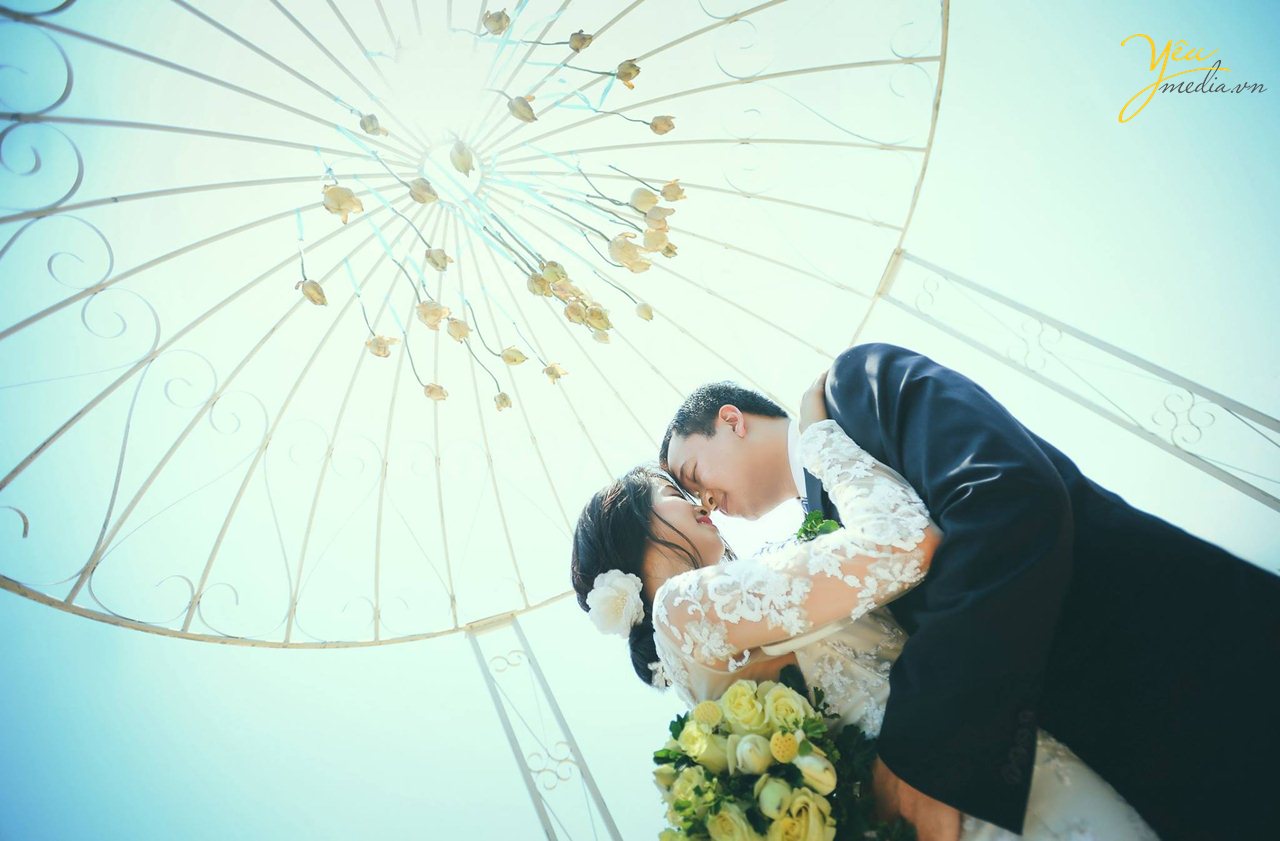 ảnh phóng sự cưới tổ chức ở biển