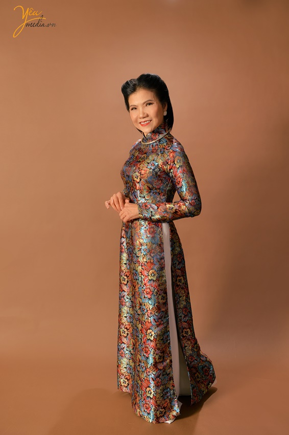 Bộ ảnh mang sắc thái Hà Nội xưa của cô Hà chụp trong studio