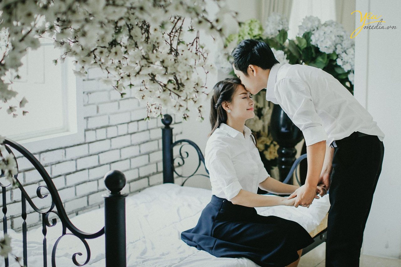 nên chụp ảnh cưới phim trường