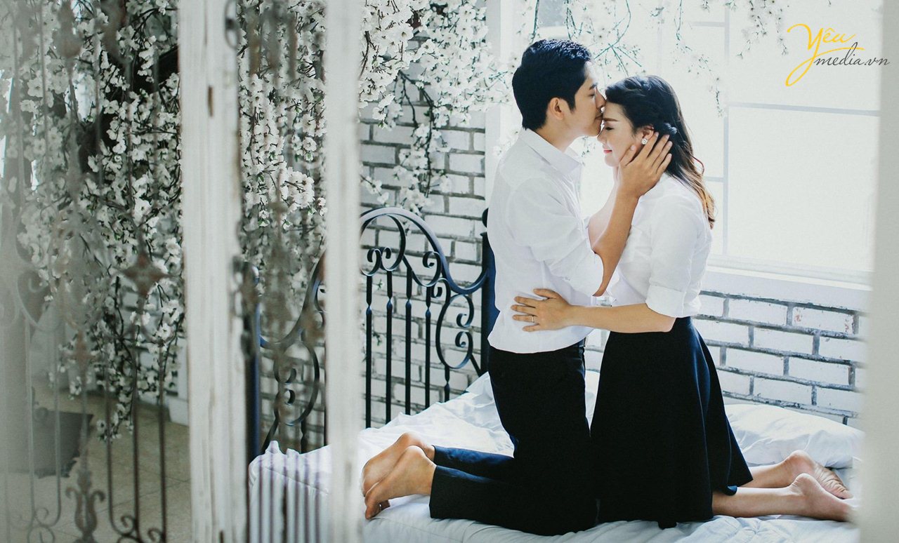 nên chụp ảnh cưới phim trường