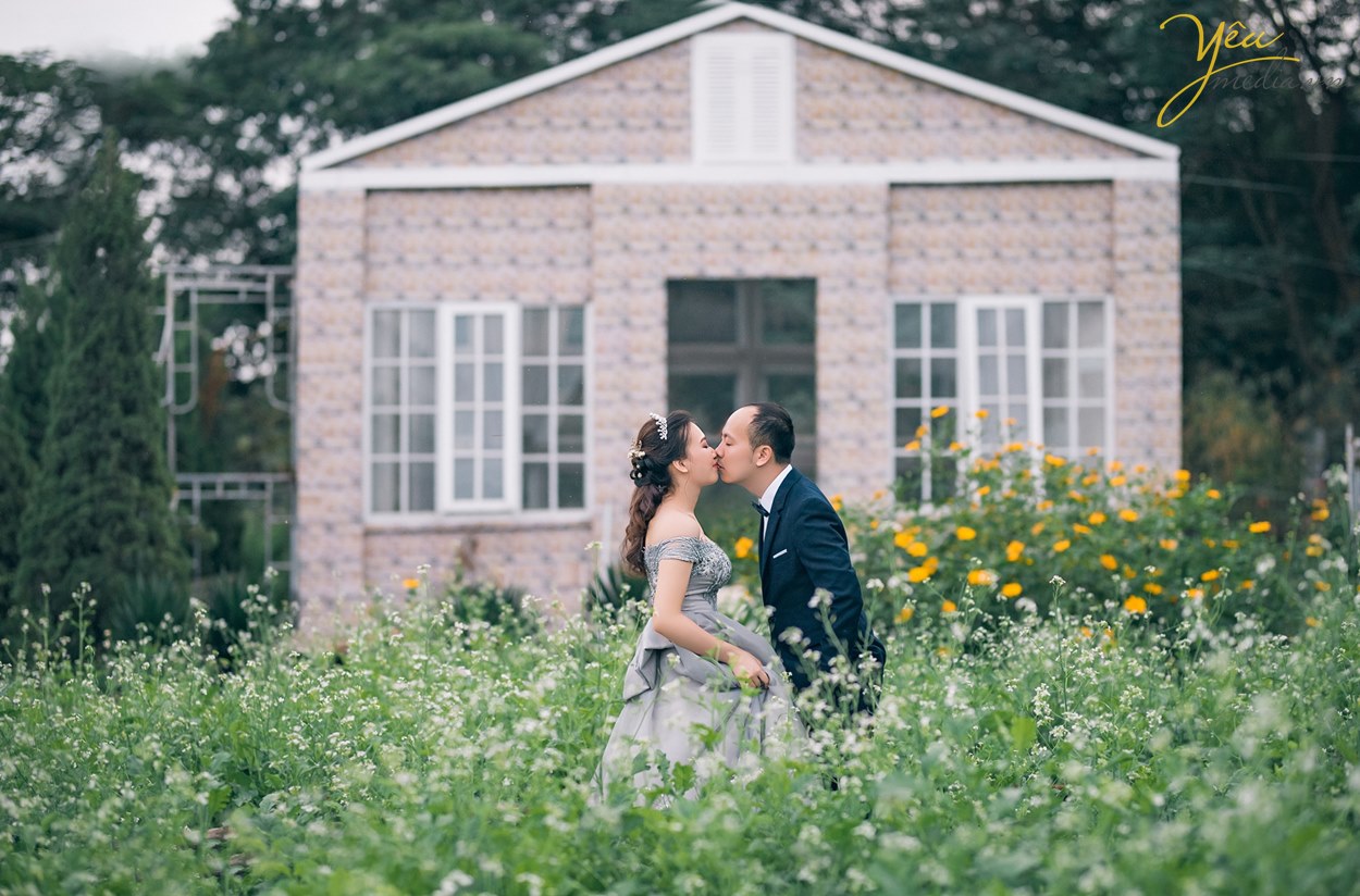 chụp ảnh cưới ở phim trường và ngoại cảnh giá bao nhiêu tiền