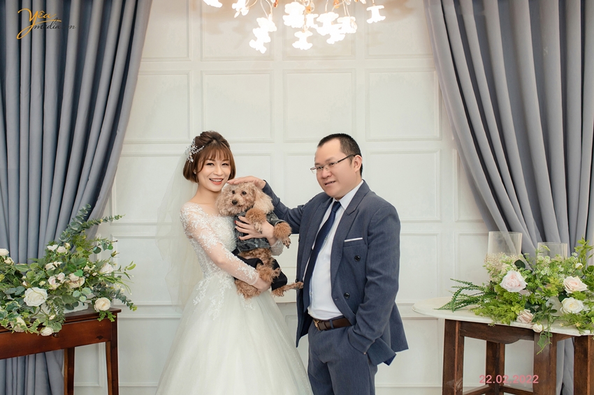 Chụp ảnh cưới cùng thú cưng của cặp đôi Kim Nhượng - Lan Anh
