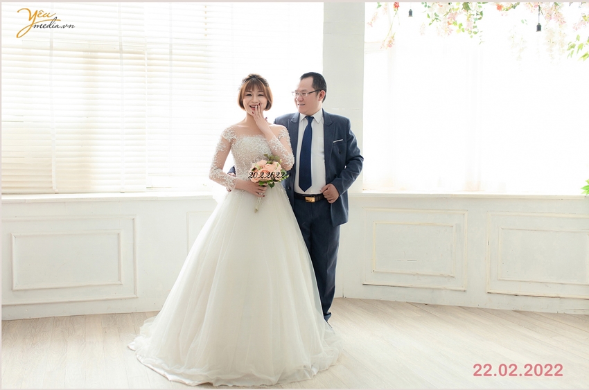 Chụp ảnh cưới cùng thú cưng của cặp đôi Kim Nhượng - Lan Anh