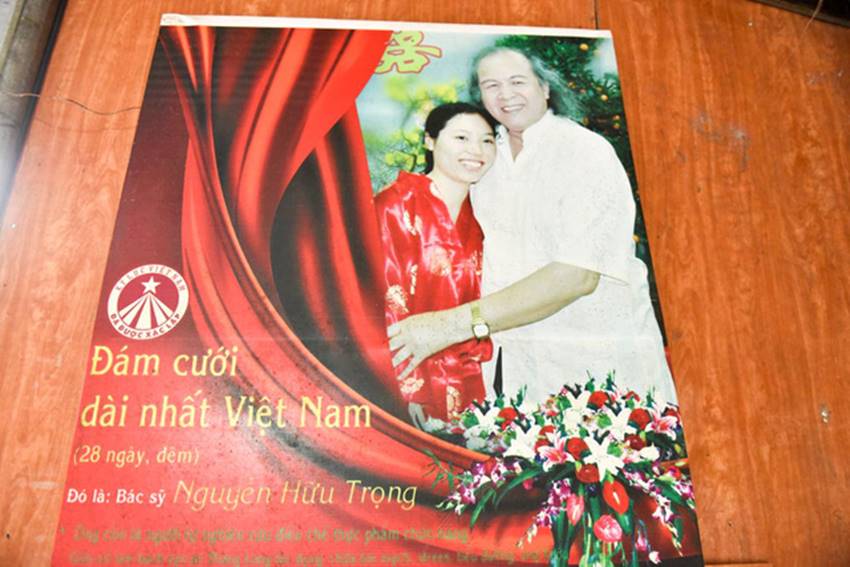 đám cưới kéo dài 28 ngày của đại gia Hà Nội với vợ kém 52 tuổi