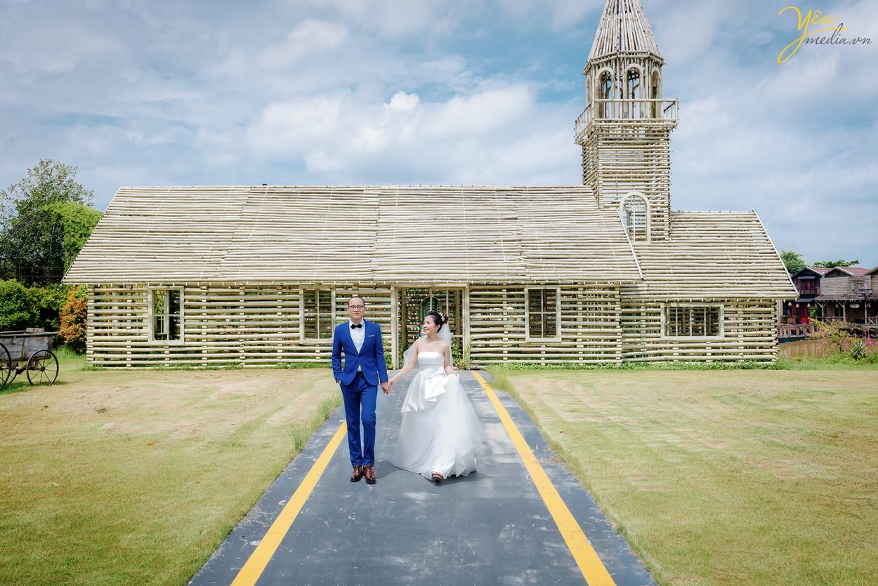 Chụp ảnh cưới phim trường lớn nhất Hà Nội Smiley Ville decor mới năm 2020-2021