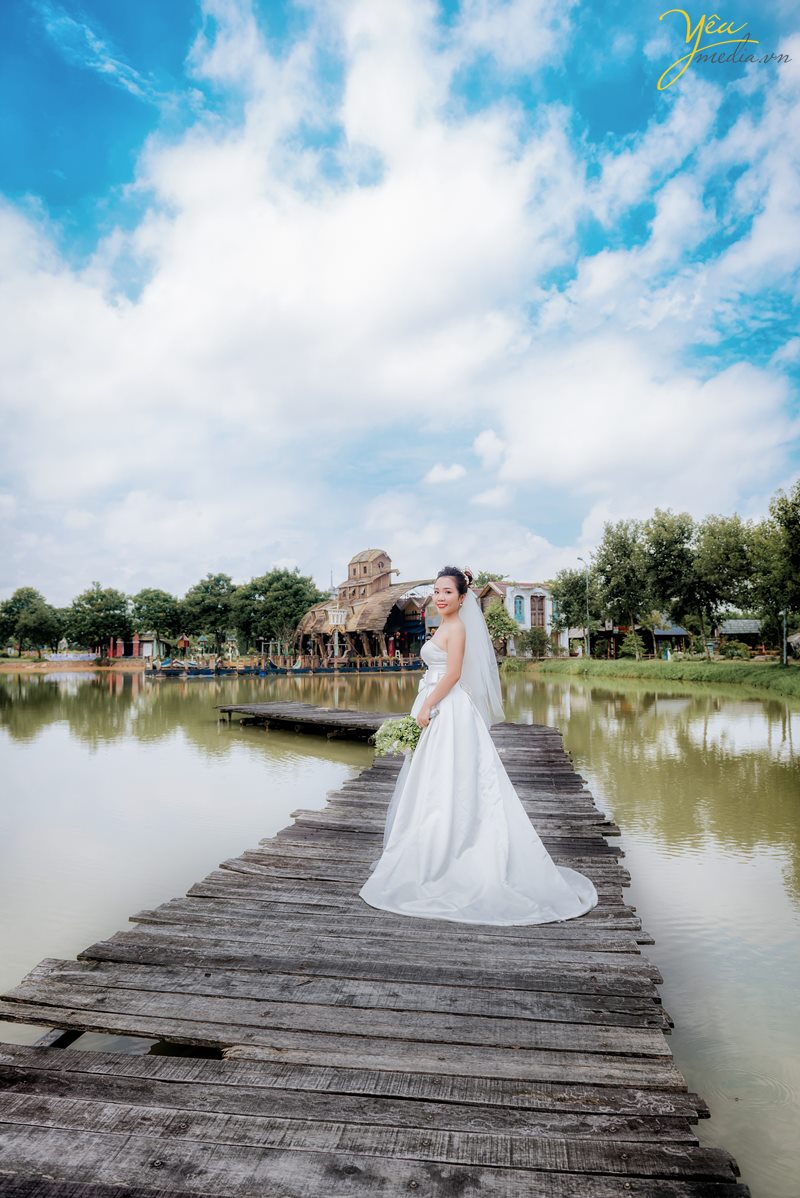 Chụp ảnh cưới phim trường lớn nhất Hà Nội Smiley Ville decor mới năm 2020-2021