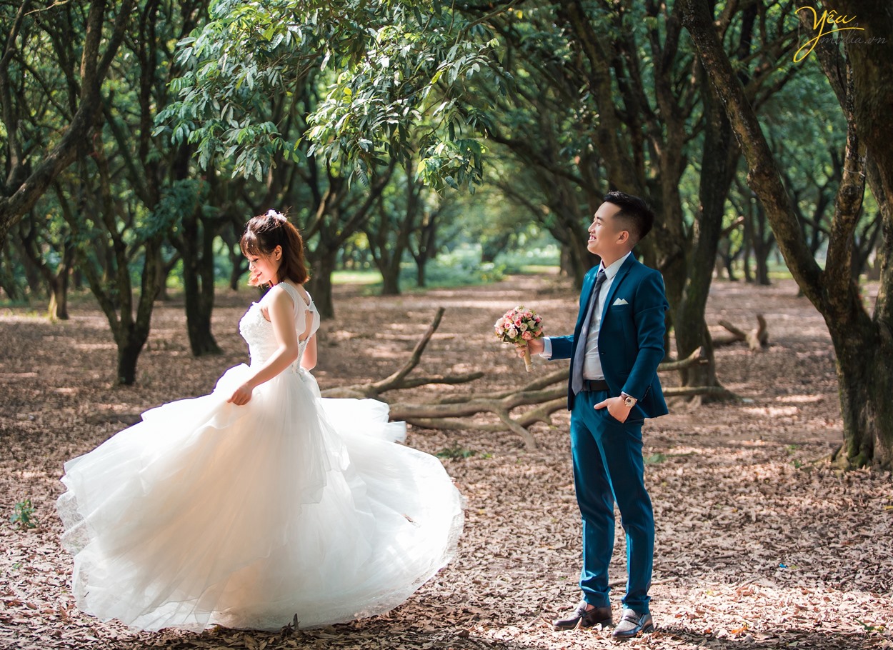cô dâu xoay váy cưới đẹp như công chúa