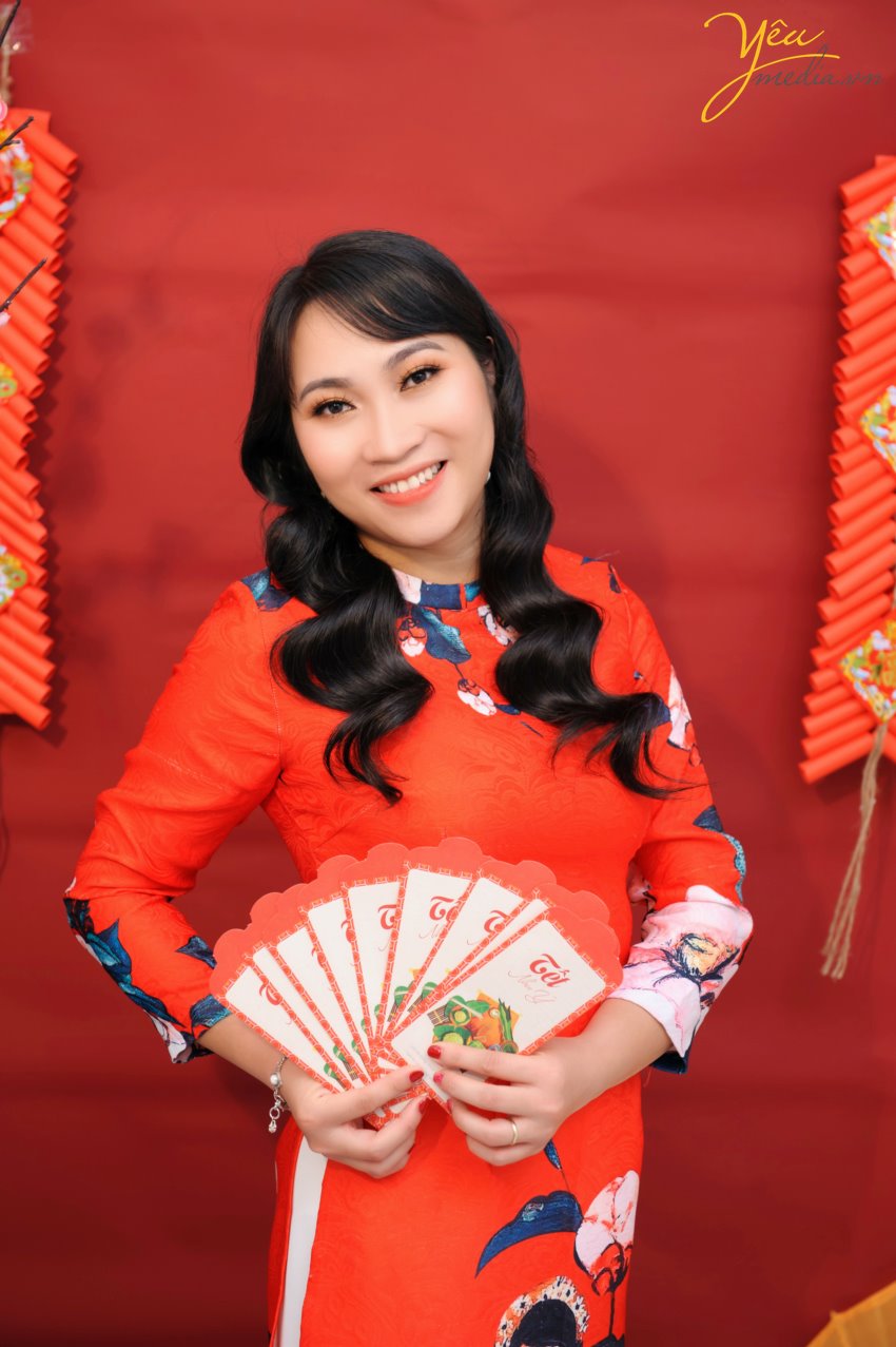 Yêu Media cung cấp dịch vụ chụp ảnh chân dung nghệ thuật trọn gói, từ việc lên ý tưởng, concept chụp ảnh, trang điểm, liên hệ phương tiện đi lại,… đến thiết kế album, in ấn ảnh chất lượng.