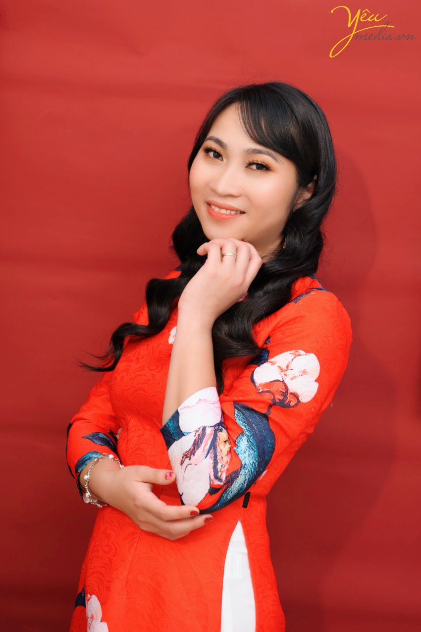 Yêu Media cung cấp dịch vụ chụp ảnh chân dung nghệ thuật trọn gói, từ việc lên ý tưởng, concept chụp ảnh, trang điểm, liên hệ phương tiện đi lại,… đến thiết kế album, in ấn ảnh chất lượng.