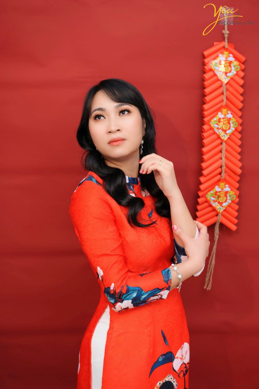 Yêu Media cung cấp dịch vụ chụp ảnh chân dung nghệ thuật trọn gói, từ việc lên ý tưởng, concept chụp ảnh, trang điểm, liên hệ phương tiện đi lại,… đến thiết kế album, in ấn ảnh chất lượng.