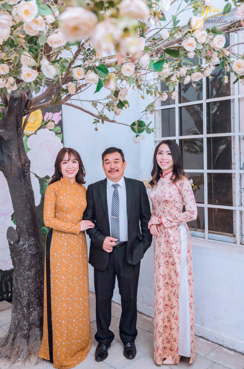 Gia đình bạn mong muốn tạo bộ ảnh trẻ trung mà không kém phần sang trọng, với dịch vụ chụp ảnh gia đình phong cách kiểu Hàn Quốc là sự lựa chọn lí tưởng.