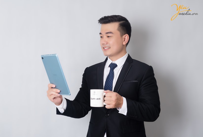 Bộ ảnh doanh nhân đẹp sẽ giúp bạn chỉnh chu về hình ảnh bản thân và tạo thiện cảm với đối tác