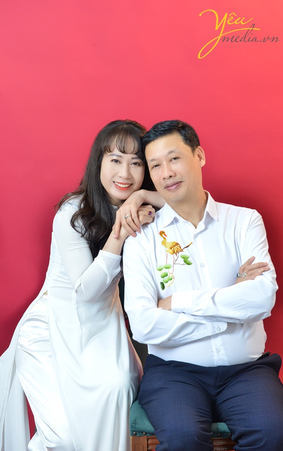 bộ ảnh gia đình NSND Nguyễn Tiến Dũng chụp trong studio
