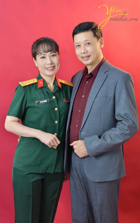 bộ ảnh gia đình NSND Nguyễn Tiến Dũng chụp trong studio