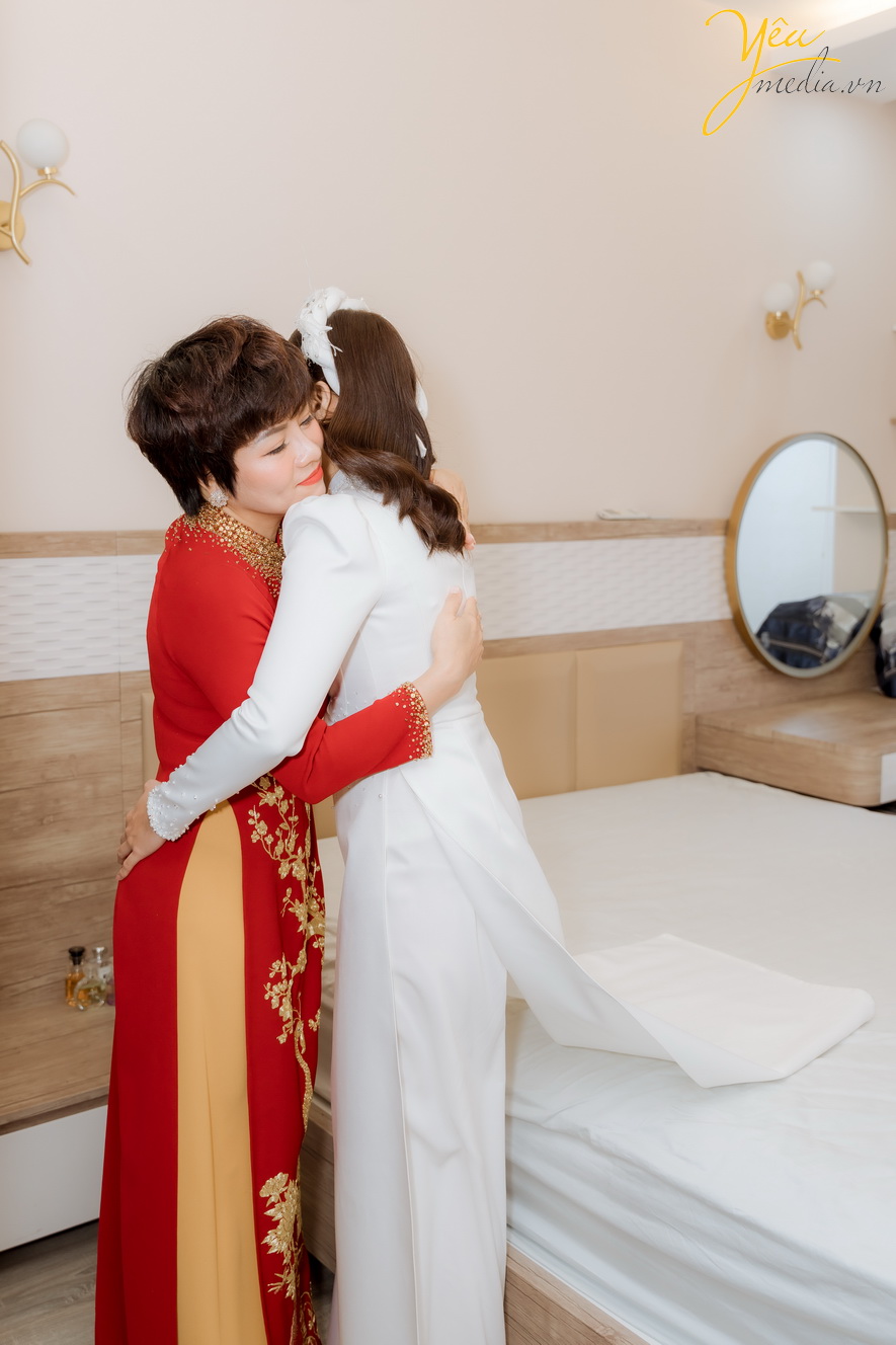 Bộ ảnh ăn hỏi cô dâu Thu Trang và chú rể Duy Đông