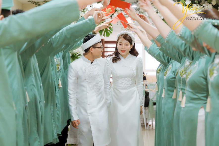 Bộ ảnh ăn hỏi cô dâu Thu Trang và chú rể Duy Đông