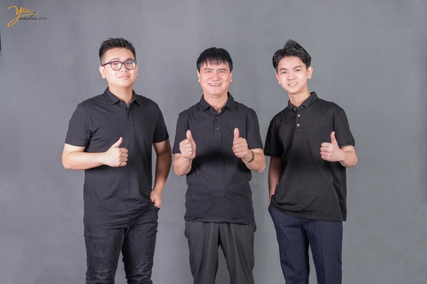 Chụp ảnh kỷ niệm 20 năm ngày cưới của gia đình chị Hà