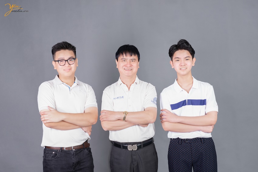 Chụp ảnh kỷ niệm 20 năm ngày cưới của gia đình chị Hà