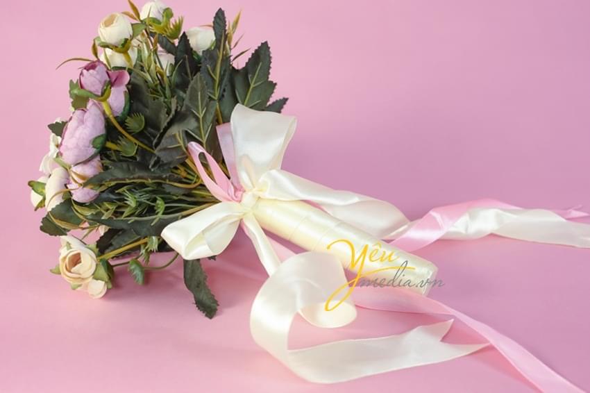 Hoa cầm tay cô dâu Esther