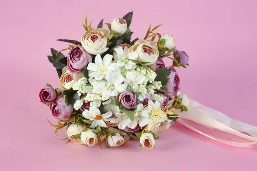 Hoa cầm tay cô dâu Esther