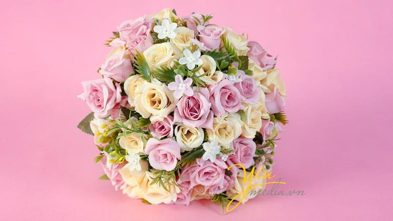 hoa cưới bằng vải màu hồng, be, bó tròn, nhỏ xinh