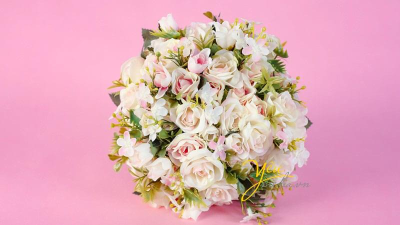 hoa cưới cầm tay bó tròn