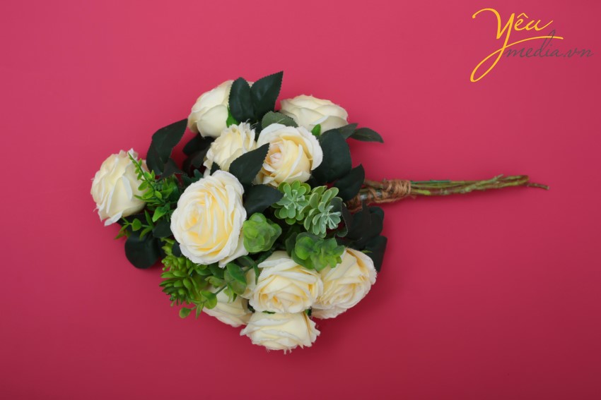 Yêu Media xin gửi tới bạn bó hoa cưới (hoa giả) cho cô dâu chụp hình trong set up pre-wedding, chụp ảnh cưới, chụp ảnh kỷ niệm ngày cưới.. của mình.