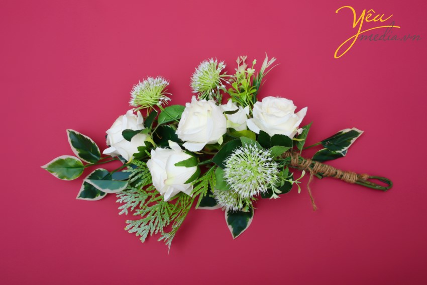 Yêu Media xin gửi tới bạn bó hoa cưới (hoa giả) cho cô dâu chụp hình trong set up pre-wedding, chụp ảnh cưới, chụp ảnh kỷ niệm ngày cưới.. của mình. Hoa cưới Marriott