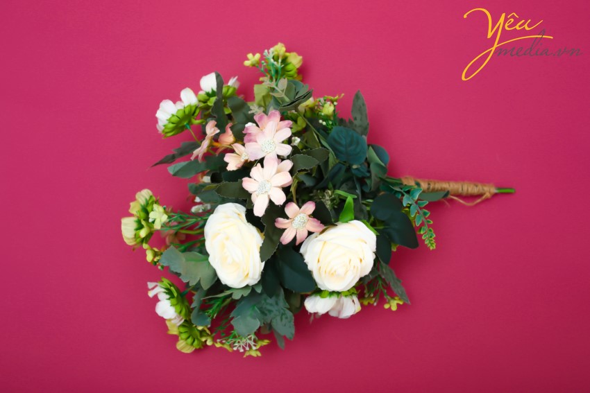 Yêu Media xin gửi tới bạn bó hoa cưới (hoa giả) cho cô dâu chụp hình trong set up pre-wedding, chụp ảnh cưới, chụp ảnh kỷ niệm ngày cưới.. của mình.   Hoa cưới Spring