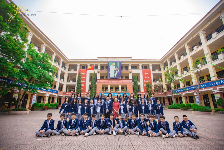 Chụp ảnh kỷ yếu cho học sinh lớp 9 trường THCS Nguyễn Phong Sắc