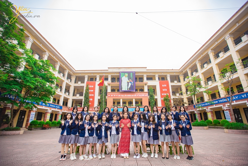 Chụp ảnh kỷ yếu cho học sinh lớp 9 trường THCS Nguyễn Phong Sắc