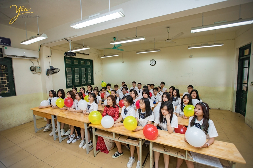 Chụp ảnh kỷ yếu cho học sinh lớp 9 trường THCS Nguyễn Phong Sắc