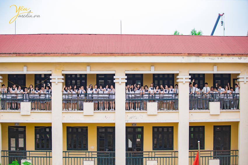 Chụp ảnh kỷ yếu cho học sinh lớp 9 trường THCS Nguyễn Phong Sắc