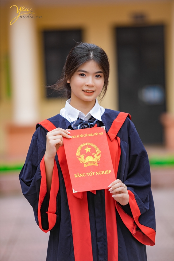 Chụp ảnh kỷ yếu cho học sinh lớp 9 trường THCS Nguyễn Phong Sắc