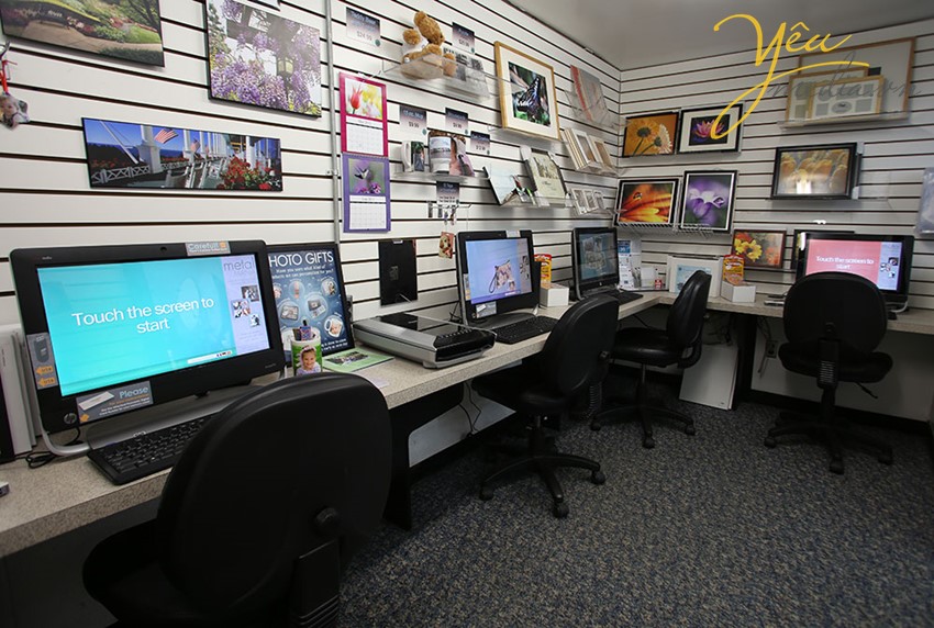 Đa số ảnh rửa là ảnh kỉ niệm: ngày cưới, ăn hỏi, ngày sinh nhật, ảnh gia đình, tuổi thơ ... Cần giữ với thời gian lâu dài thì hãy gọi cho Yêu Media! Ngoài ra, chúng tôi còn cung cấp những dịch vụ tốt nhất đến các bạn, từ in ảnh nhỏ đến làm album trọn bộ, cùng tham khảo những sản phẩm và dịch vụ mà chúng tôi cung cấp tại đường link này nhé.